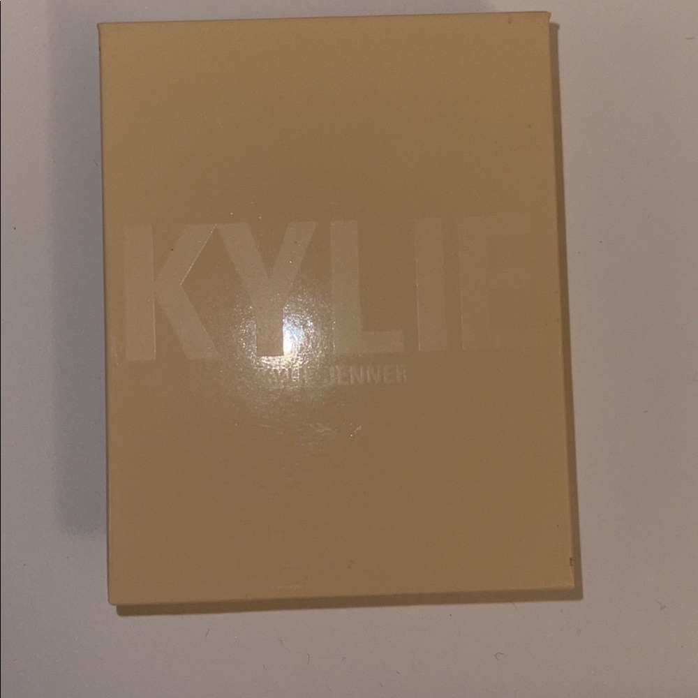 Kylie Cosmetic Highlighter